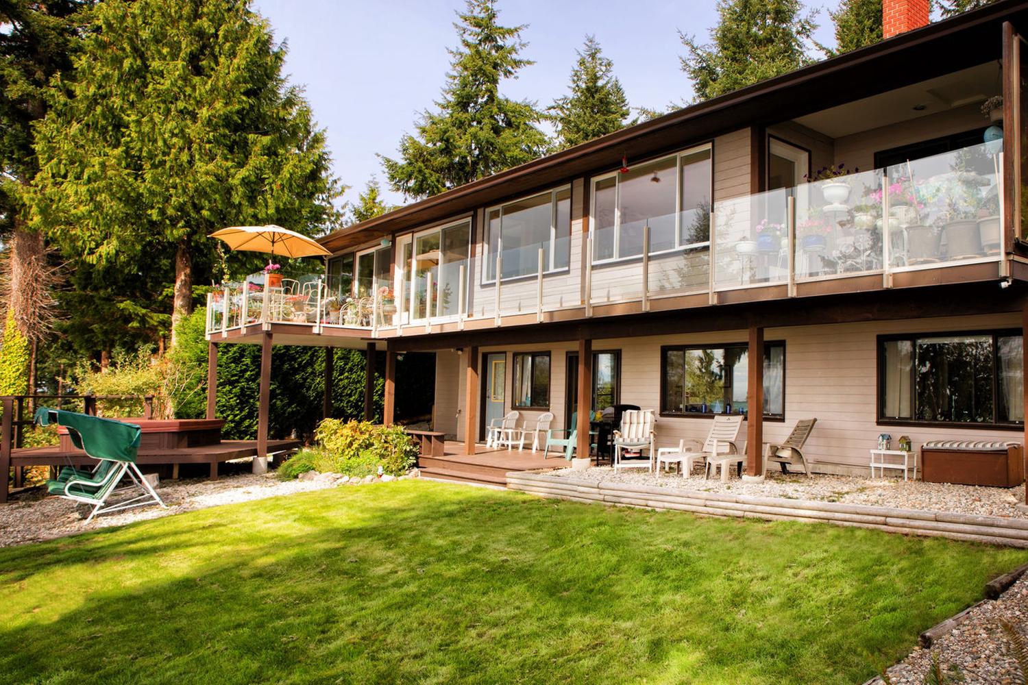 BTR Seaside Retreat Gibsons Canada BTR SEASIDE RETREAT Pet Policy