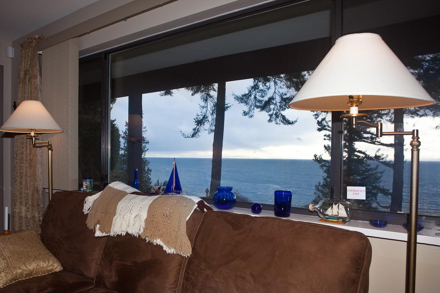 BTR Seaside Retreat Gibsons Canada BTR SEASIDE RETREAT Pet Policy