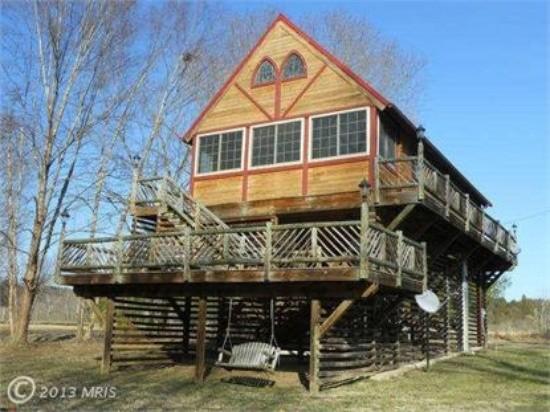 Log Cabin with Private River Access Pet Policy