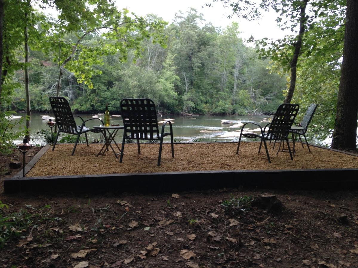 Family Cabin on Chattahoochee River Pet Policy