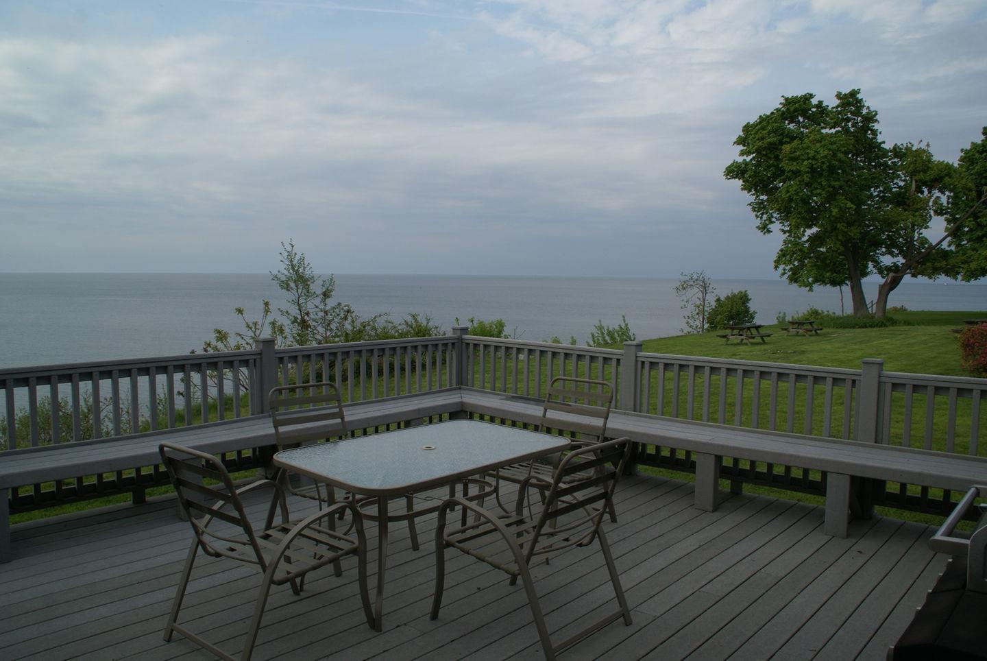 Beautiful House on Lake Erie Pet Policy