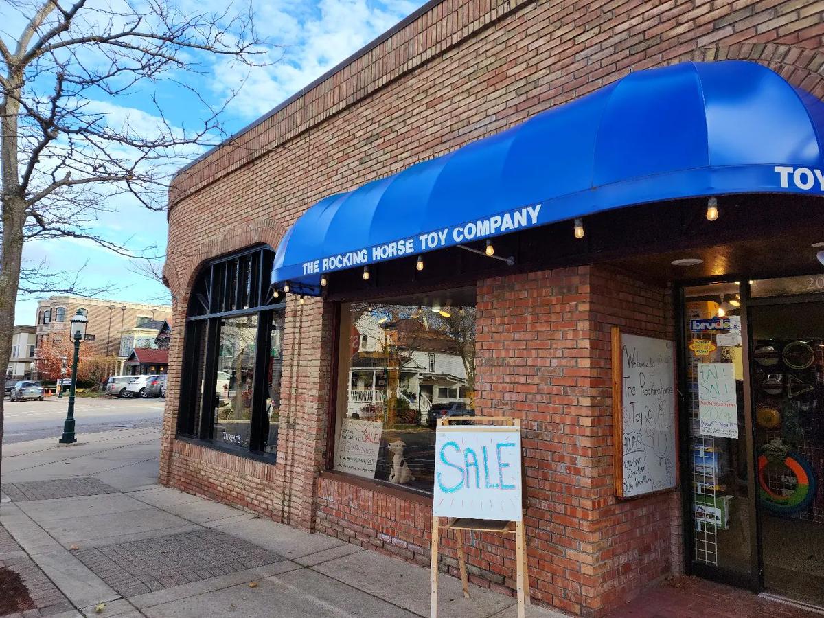 Dog Friendly Shopping in Petoskey MI BringFido