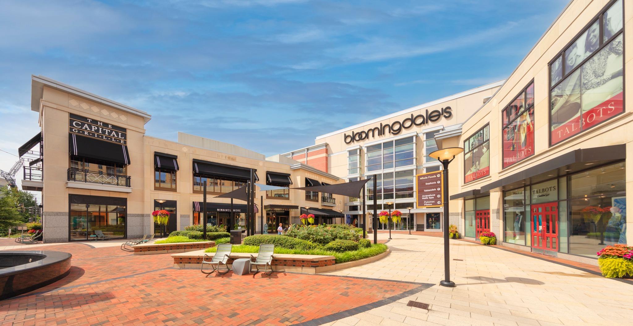 Pet Friendly The Shops at Wisconsin Place