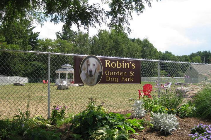 Pet Friendly Robin's Garden & Dog Park