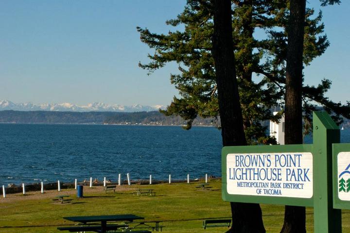Pet Friendly Browns Point Lighthouse