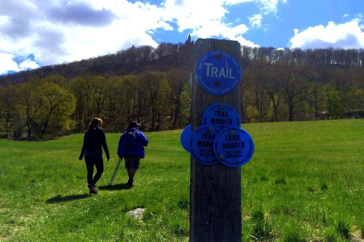 Pet Friendly Castle Rock and Sugarloaf Hill Trail