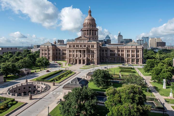 Pet Friendly Texas State Capitol Grounds