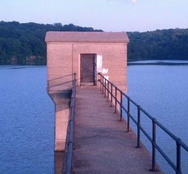 Pet Friendly Wyandotte County Lake Off Leash Area