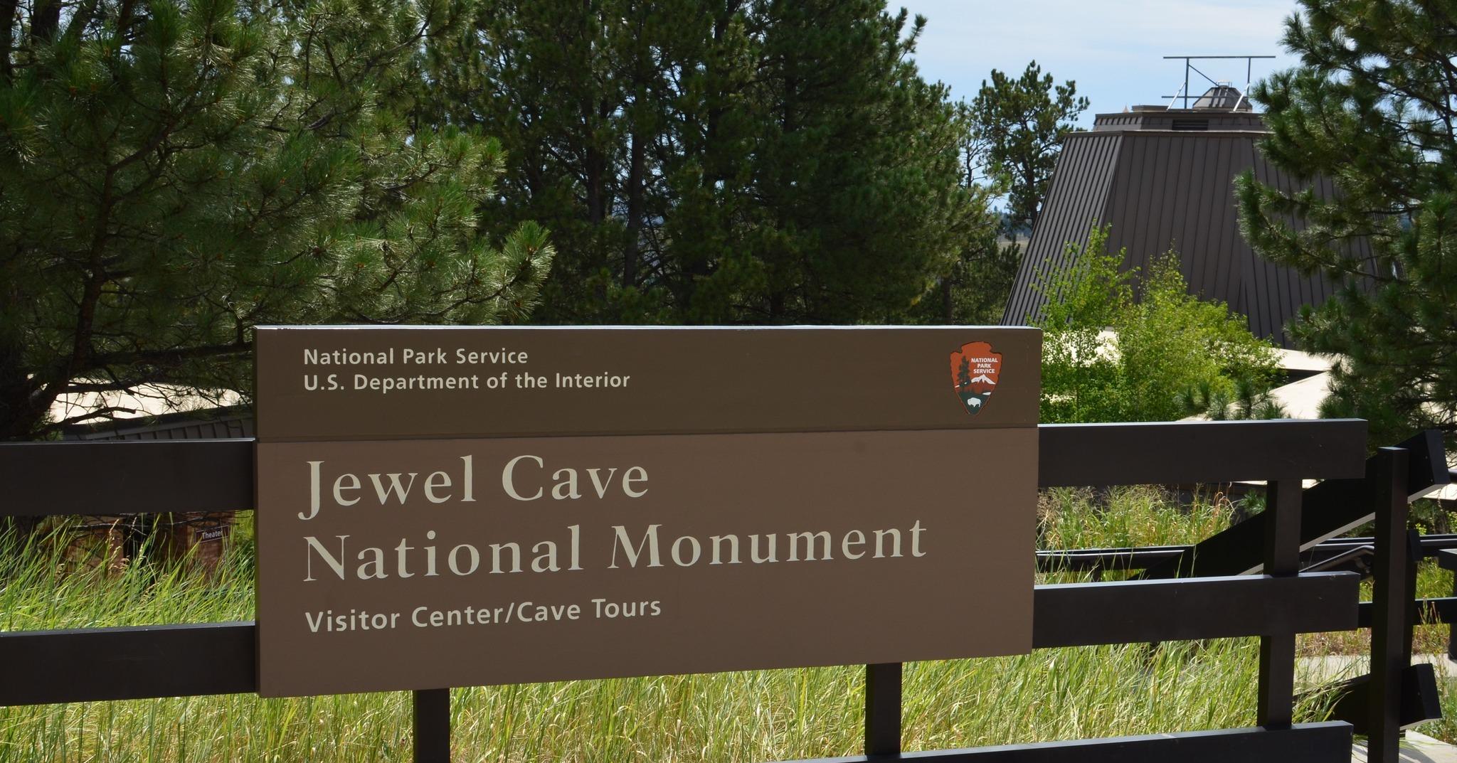 Pet Friendly Jewel Cave National Monument