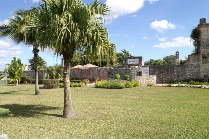 Pet Friendly Coral Castle Museum