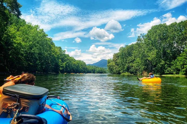 Pet Friendly Shenandoah River Outfitters