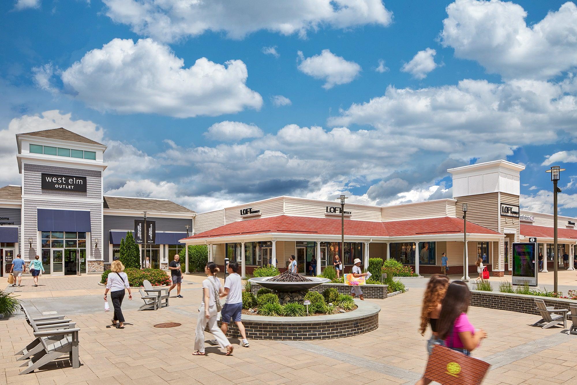 Pet Friendly Wrentham Village Premium Outlets