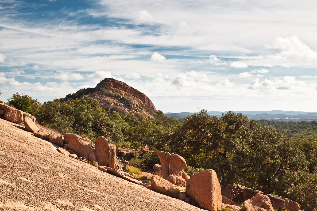 are dogs allowed at enchanted rock