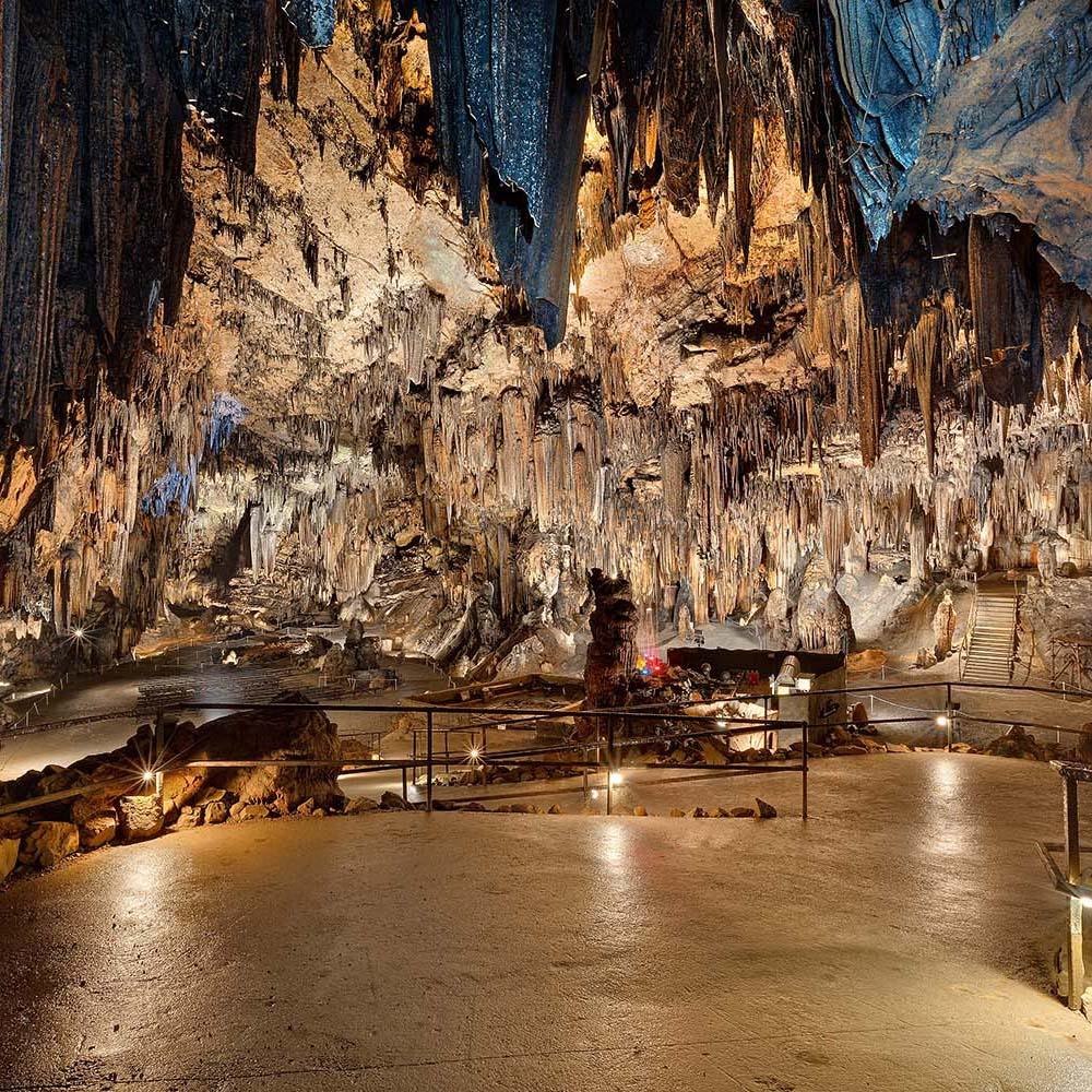 Pet Friendly Majestic Caverns
