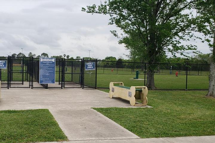 Pet Friendly Alvin Dog Park at Bob Briscoe Park