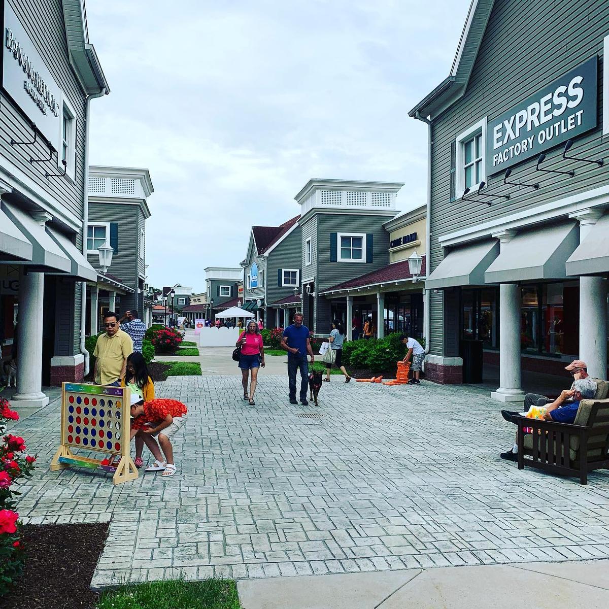 Clinton Premium Outlets clinton-premium-outlets