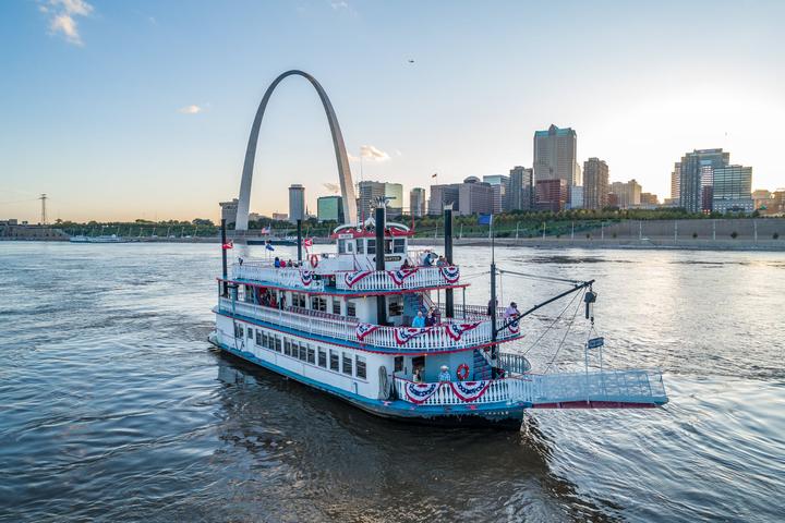 Pet Friendly Riverboats at the Gateway Arch