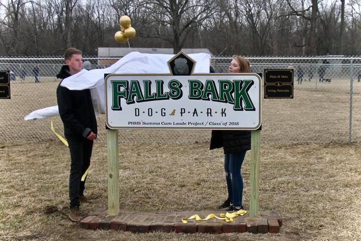 Pet Friendly Falls Bark Dog Park