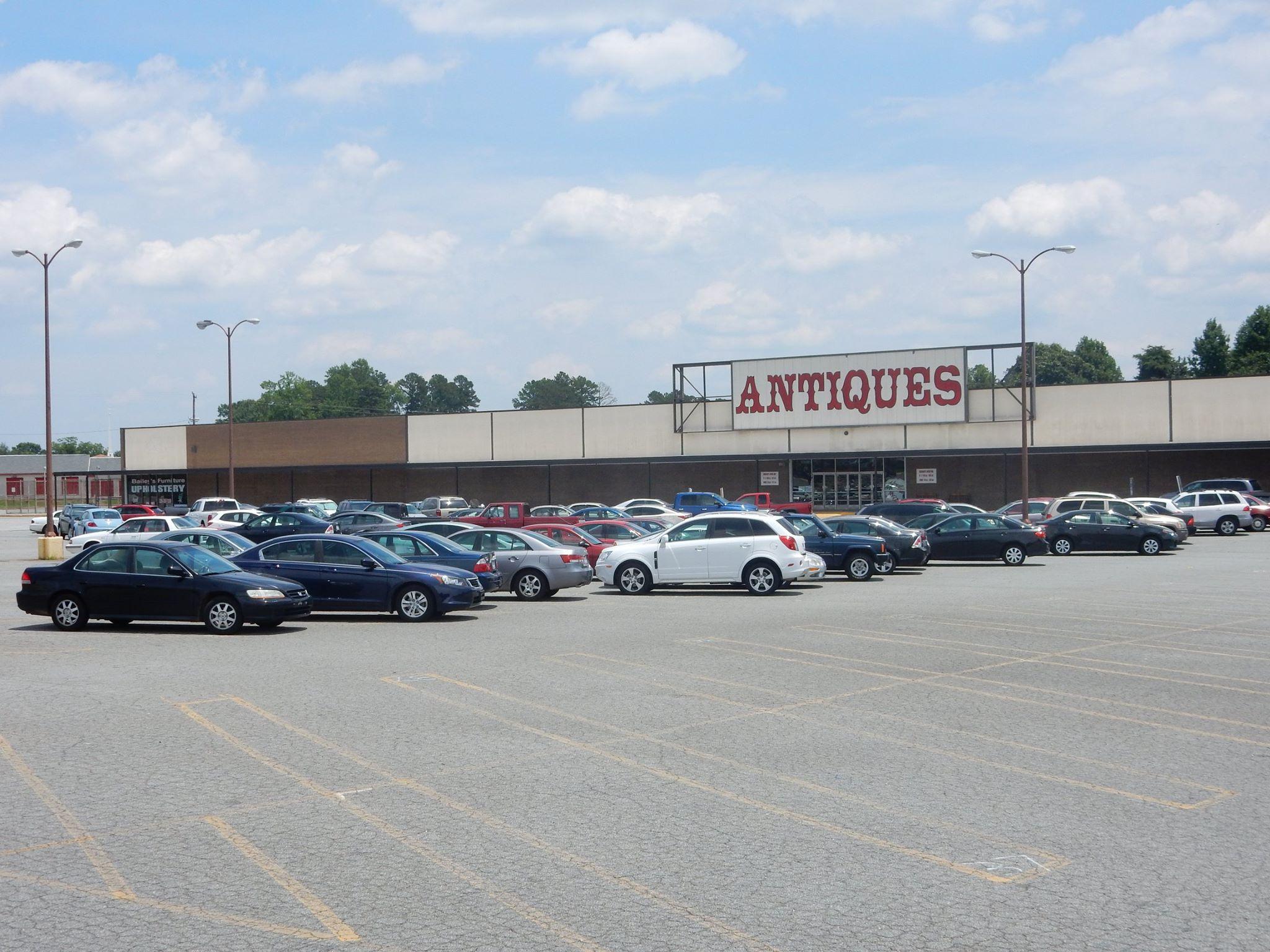 Pet Friendly Granddaddy's Antiques & Collectors Mall
