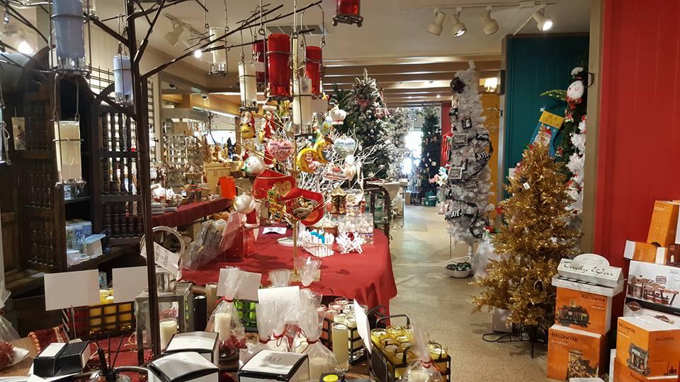 A Christmas Store N' More