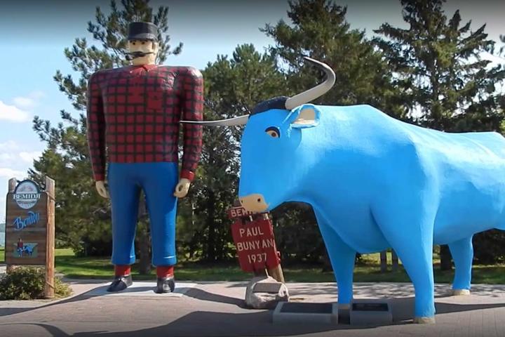 Pet Friendly Paul Bunyan and Babe the Blue Ox