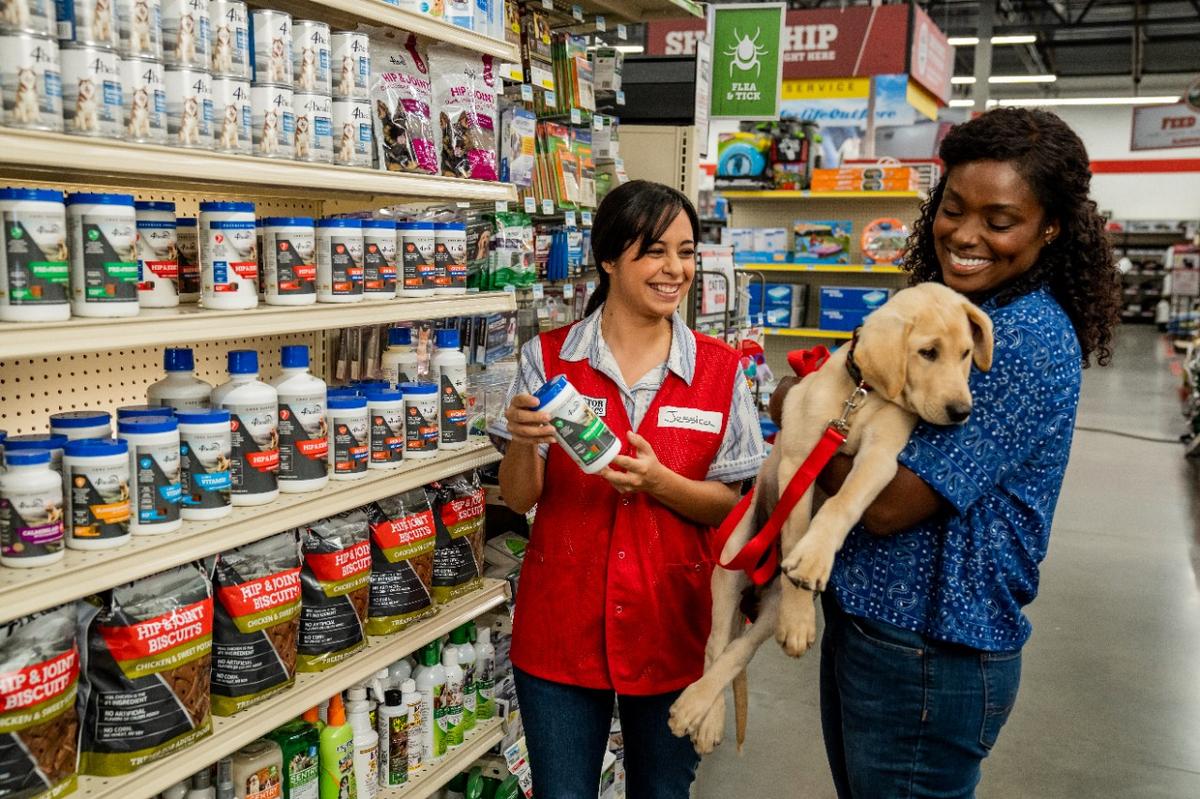 Are dogs allowed in tractor supply store sale