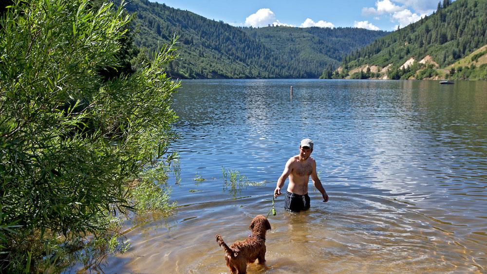 Pet Friendly Paonia State Park