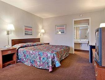 Pet Friendly Hotels Resorts In Lincolnton Nc Bringfido