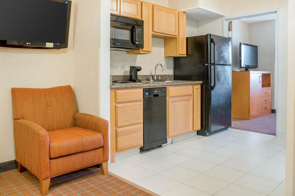 Comfort Suites Auburn Hills Pet Policy