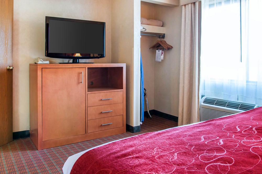 Comfort Suites Auburn Hills Pet Policy