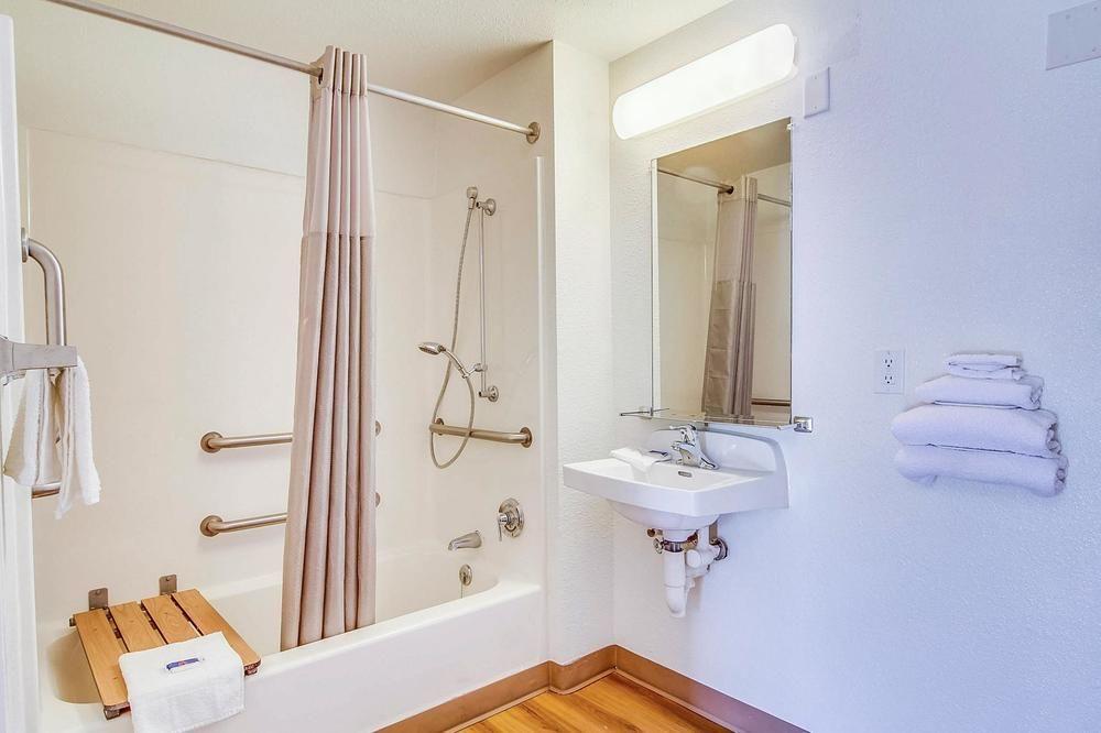 Motel 6 Jacksonville Orange Park Pet Policy