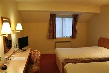 Days Inn Chesterfield Tibshelf Pet Policy