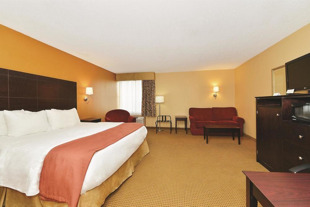 La Quinta Inn Suites Lafayette Pet Policy