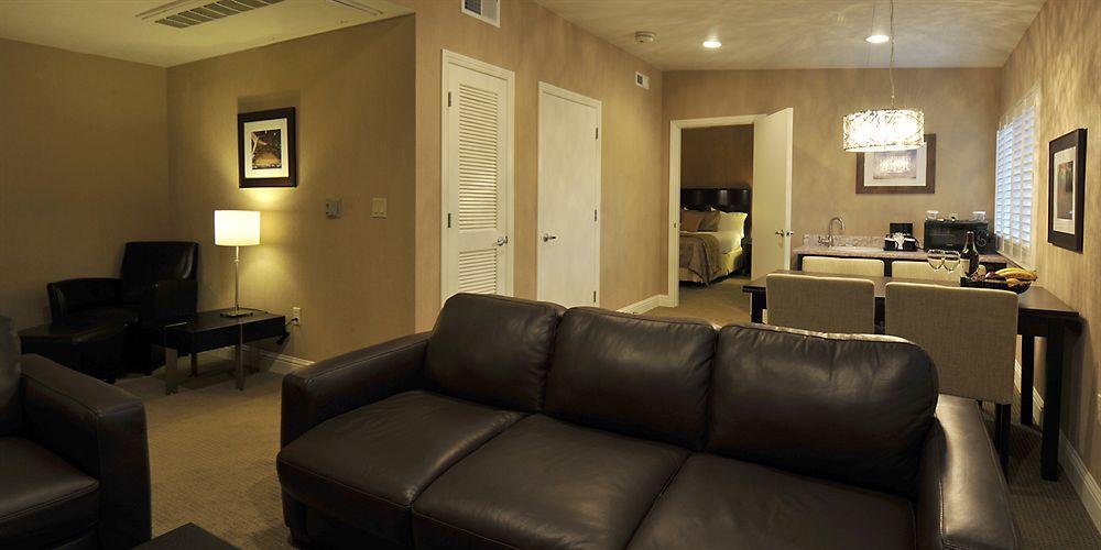 Lions Gate Hotel Is Pet Friendly - 