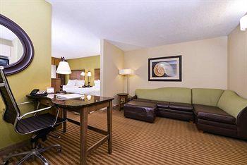 Hampton Inn Suites Atlantic Beach Pet Policy