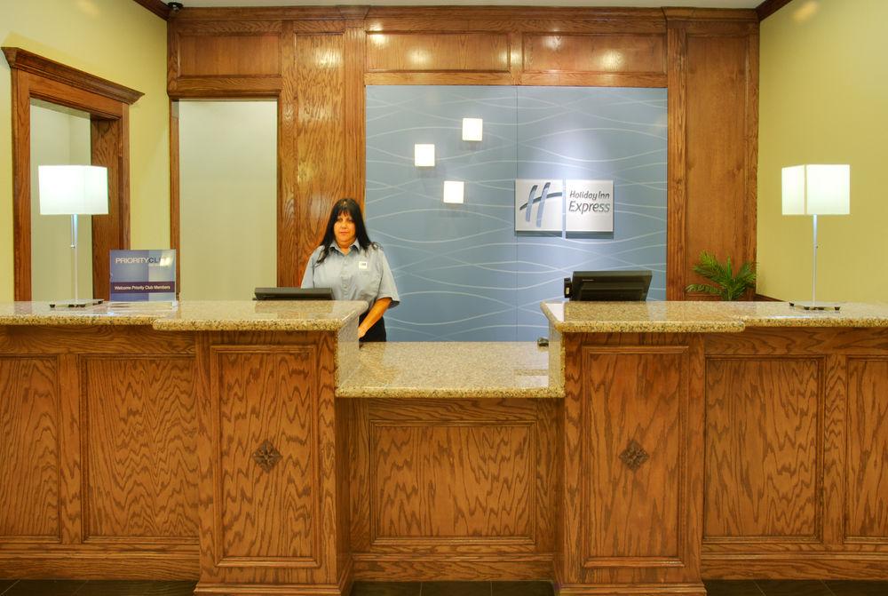 Holiday Inn Express Hotel Suites Galveston West Seawall - 