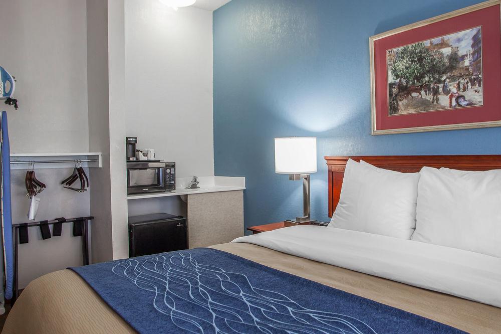 Comfort Inn Suites Lees Summit Pet Policy