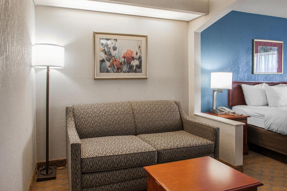 Comfort Inn Suites Lees Summit Pet Policy