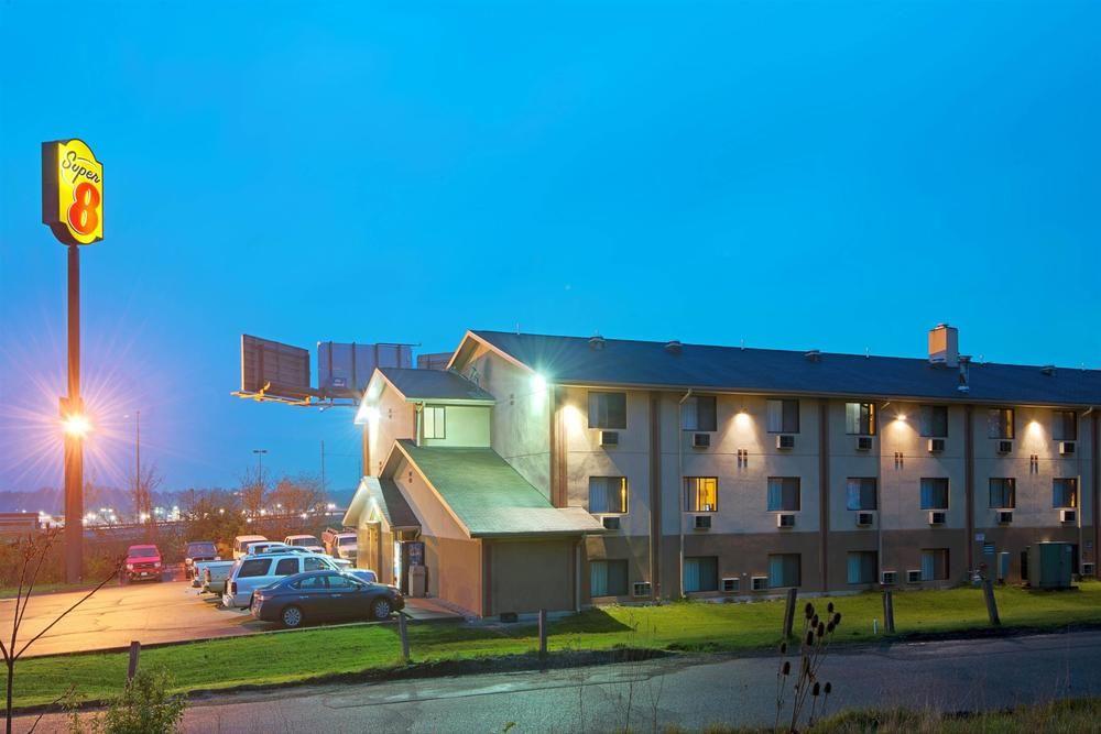 Super 8 Saint Clairsville Pet Policy