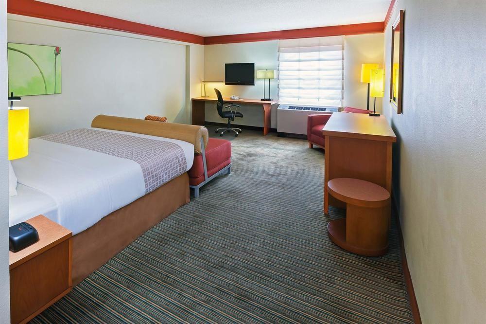 La Quinta Inn Suites New Orleans Downtown Pet Policy