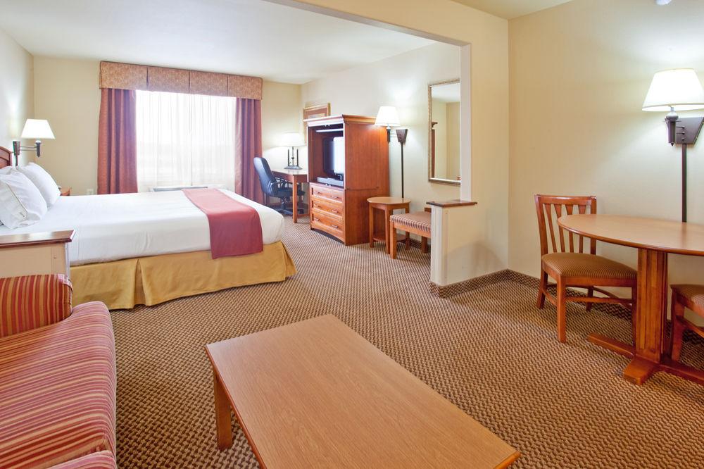 Holiday Inn Express Hotel Suites Cedar City Pet Policy