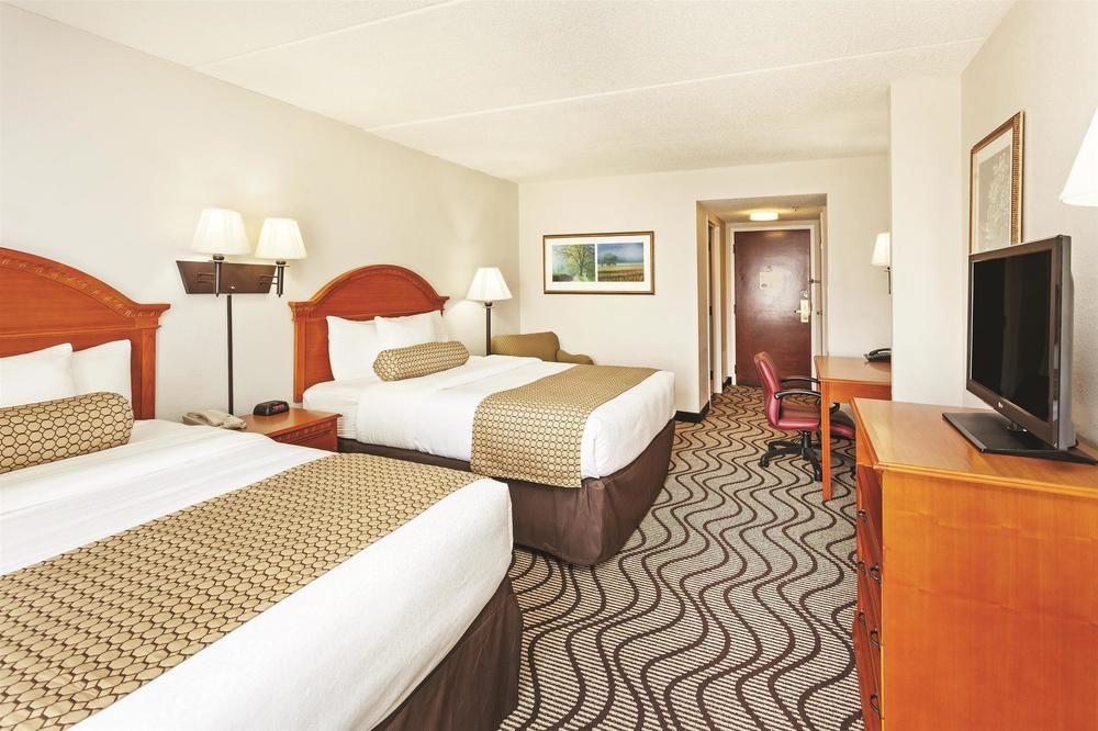 La Quinta Inn Suites Sevierville Kodak Pet Policy