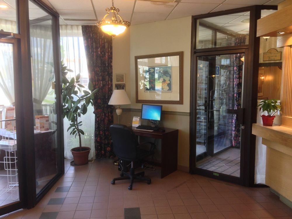 Quality Hotel & Suites Sherbrooke Pet Policy