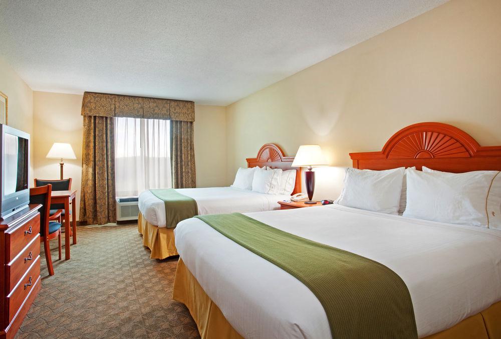 Holiday Inn Express Hotel & Suites Lenoir City Pet Policy