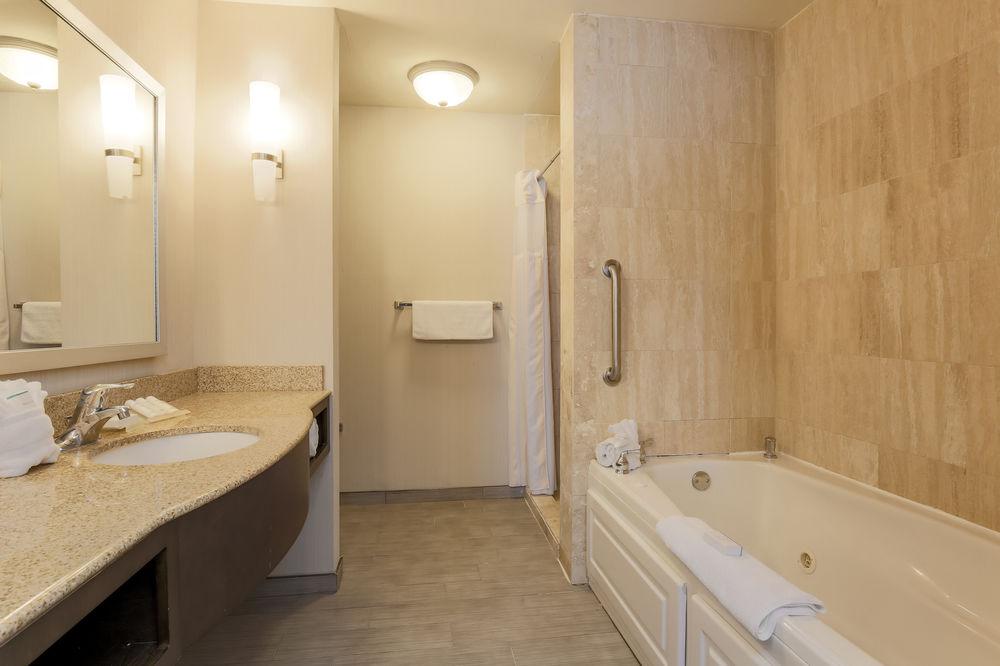 Hilton Garden Inn Nanuet Pet Policy