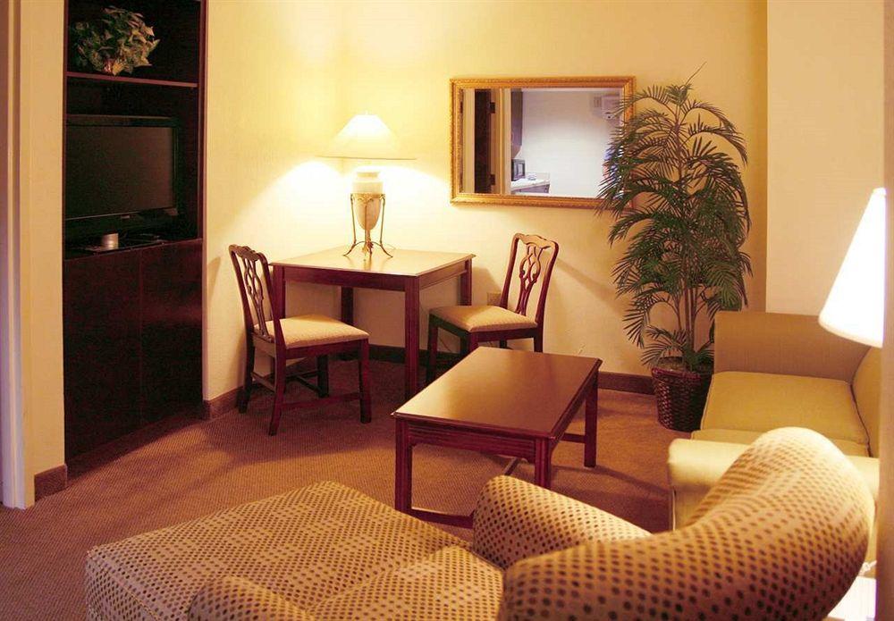 Hampton Inn Amelia Island At Fernandina Beach Pet Policy