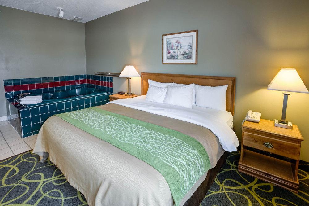 Pet Friendly Hotels In Muscatine Ia Bringfido