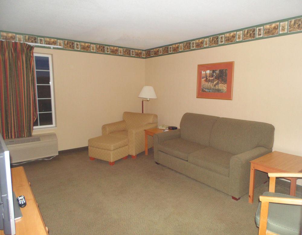 American Inn And Suites Houghton Lake Pet Policy