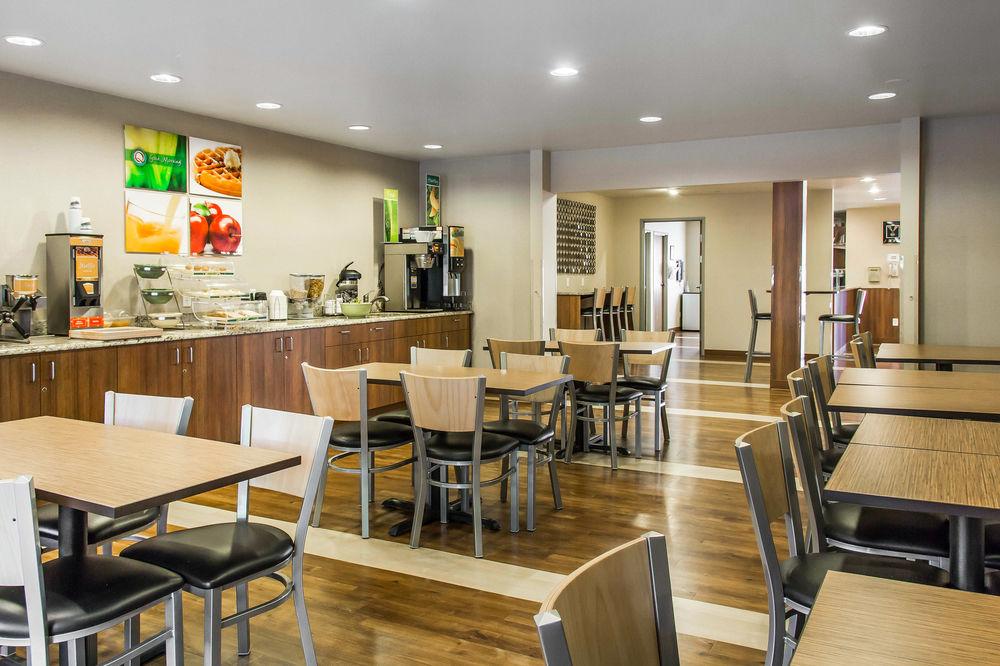Pet Friendly Hotels In Tulsa 50 Dog Friendly Hotels Travelocity