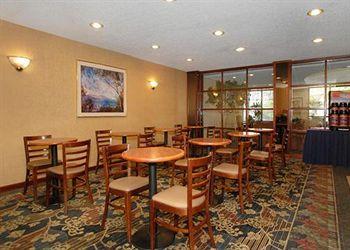 Comfort Inn Cleveland Airport Pet Policy